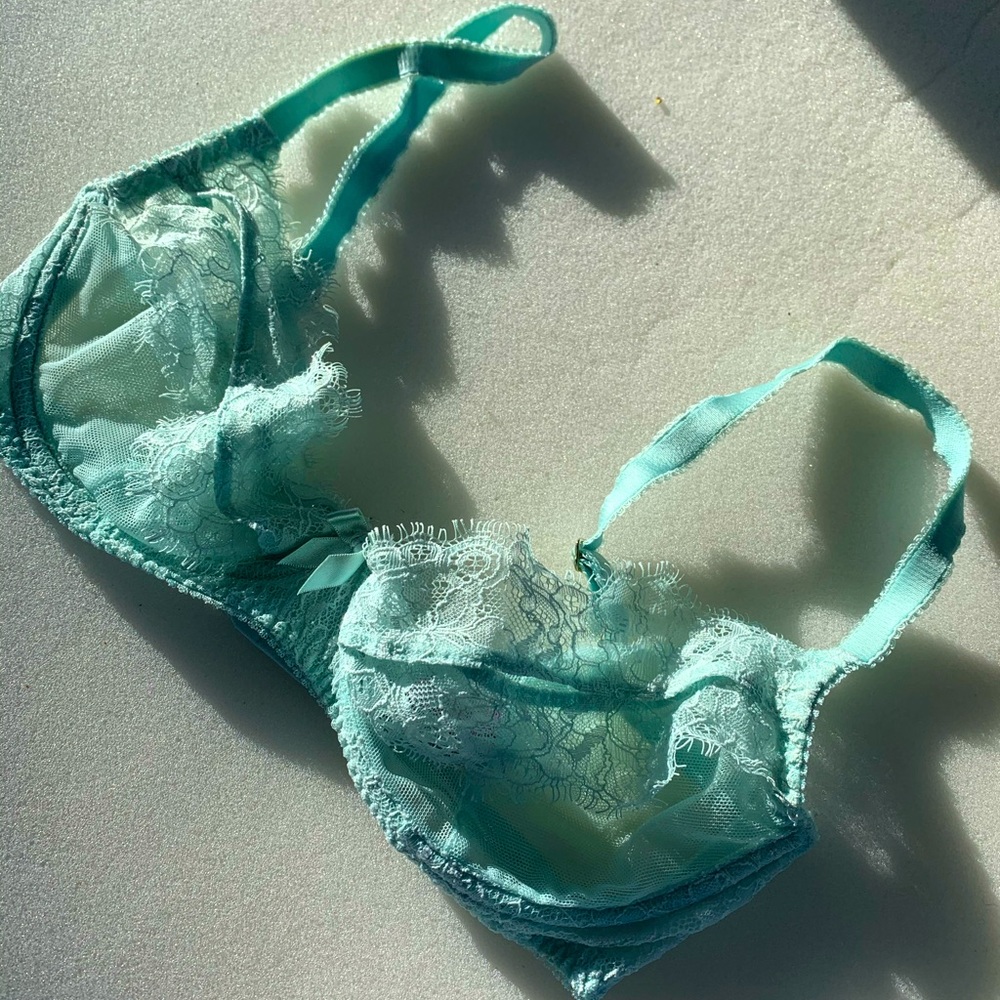 Agent Provocateur is aloha mint Bra with lace  32D